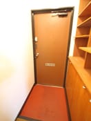 玄関 クリスタル山内