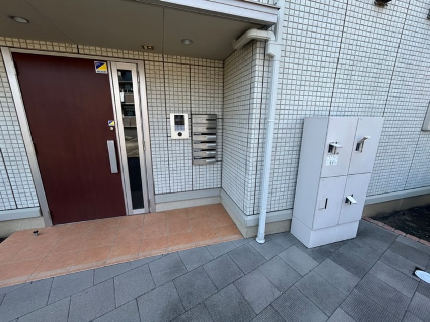 エントランス部分 ロイヤルクレスト