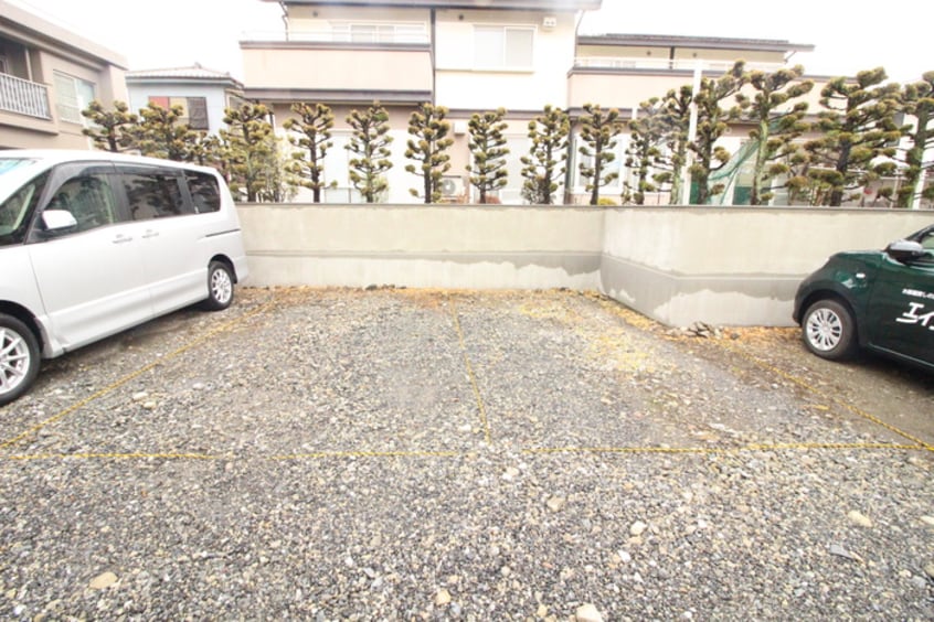 駐車場 緑ケ丘マンション