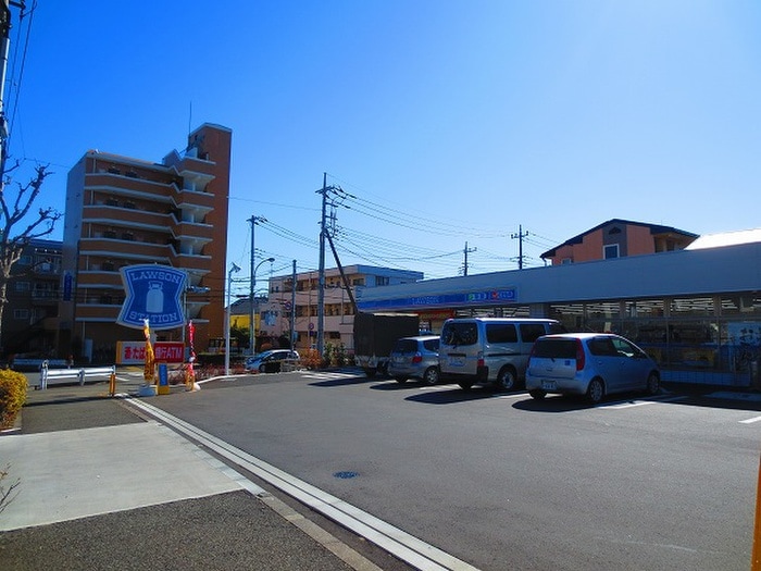 ローソン 八王子片倉町店(コンビニ)まで53m エトワールＢ