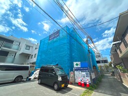 建築中