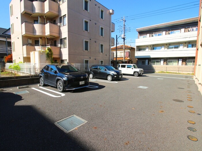 駐車場 ルーモベルビ・トロア