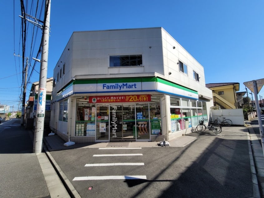 ファミリーマート　ひばりヶ丘駅東店　(コンビニ)まで119m La Plumeria