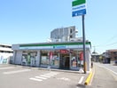 ファミリーマート 横浜青葉新石川店(コンビニ)まで114m ニュ－ブリッジビル