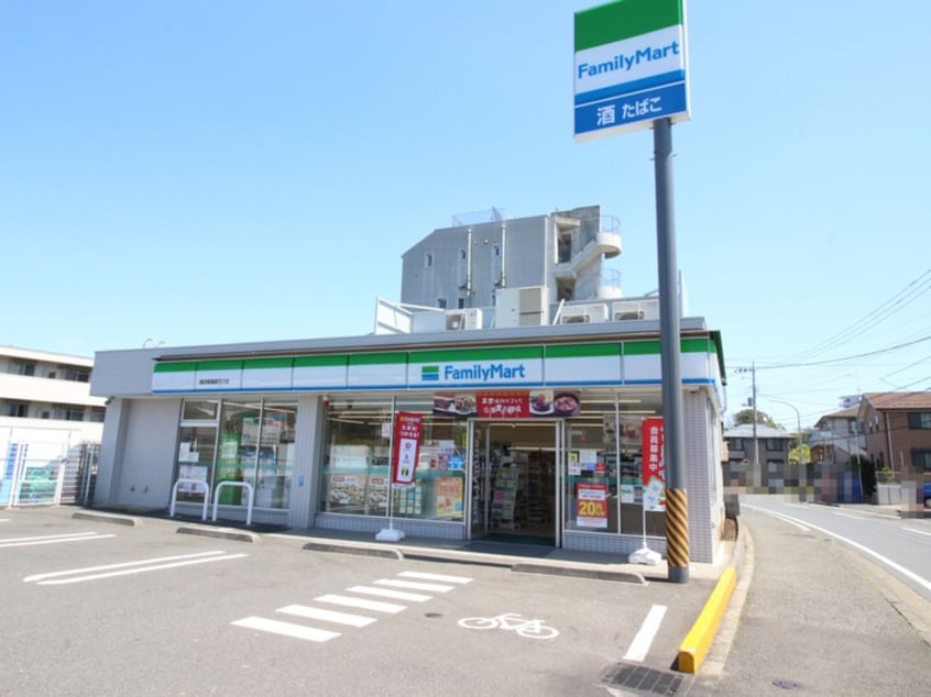 ファミリーマート 横浜青葉新石川店(コンビニ)まで114m ニュ－ブリッジビル