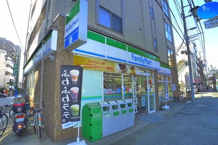 ファミリーマート(コンビニ)まで350m セザール大久保