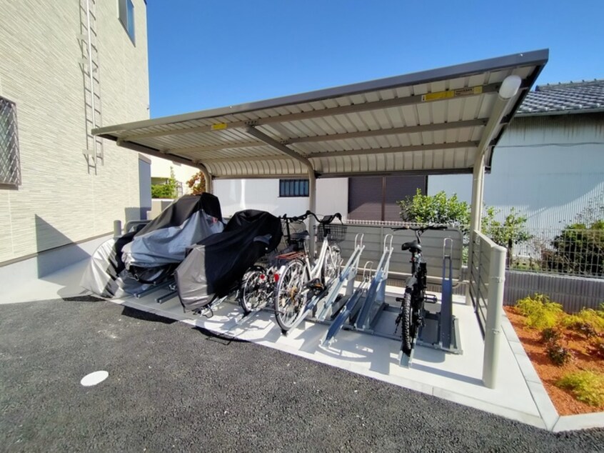 駐輪場 グランテラスB