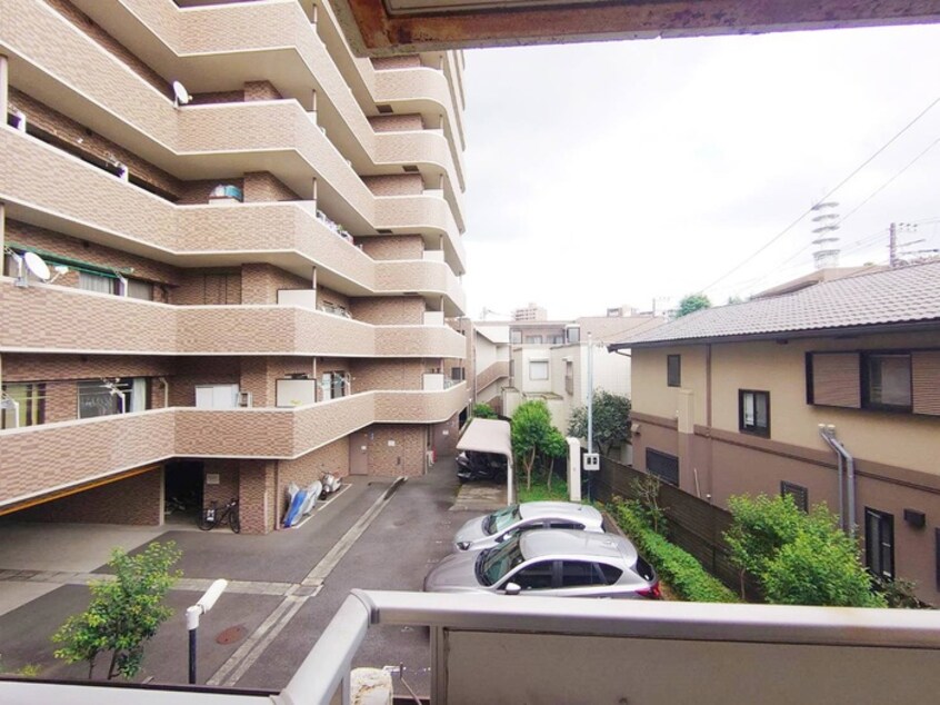 室内からの展望 第二アサヒハイツ