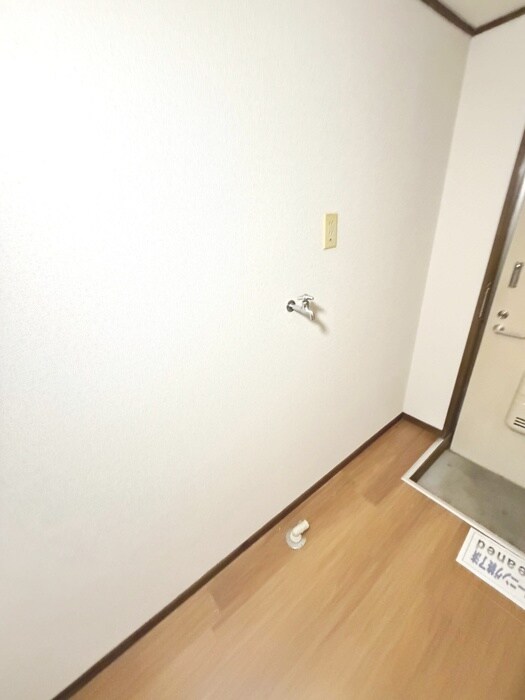 洗濯機置場 サンビレッヂ飛田給