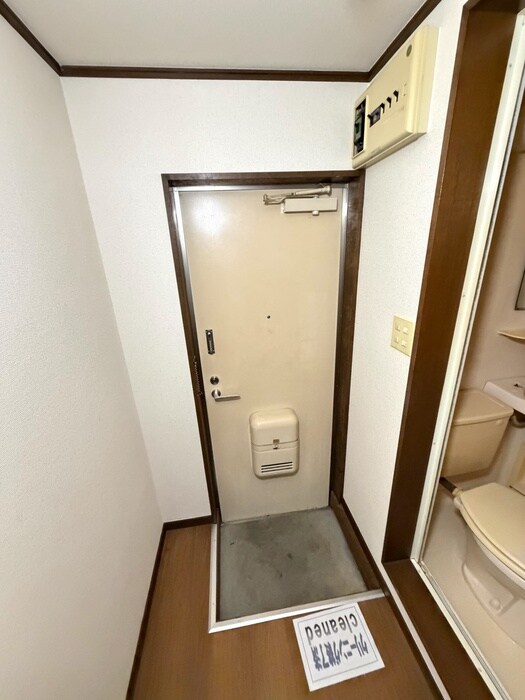 玄関 サンビレッヂ飛田給