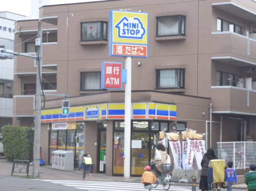 ミニストップ和泉本町店(コンビニ)まで121m クロノス岩戸
