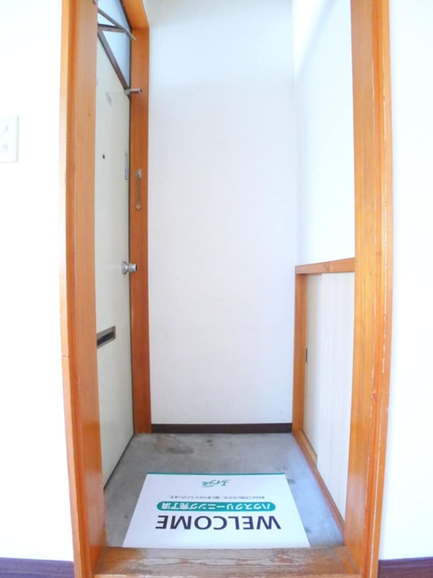 玄関 ヤヨイハイツ