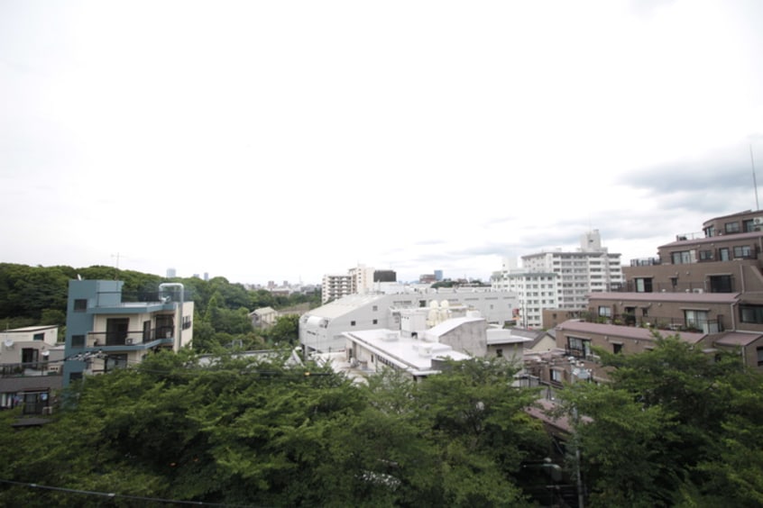 室内からの展望 エスティメゾン哲学堂