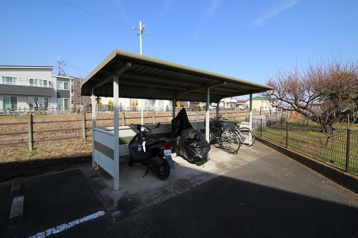 駐輪場 アゼリア