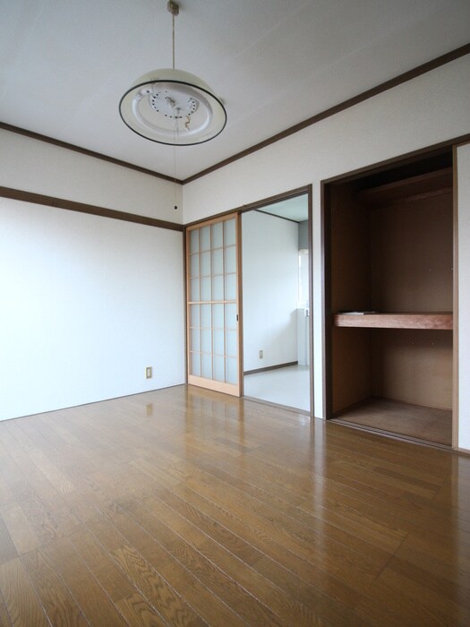 居室 ファミーユ菅野