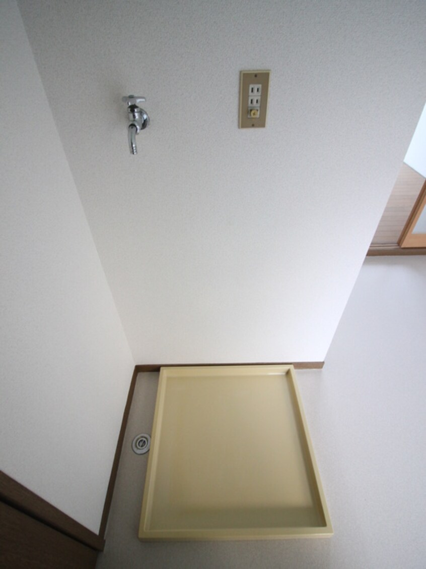 洗濯機置場 ファミーユ菅野