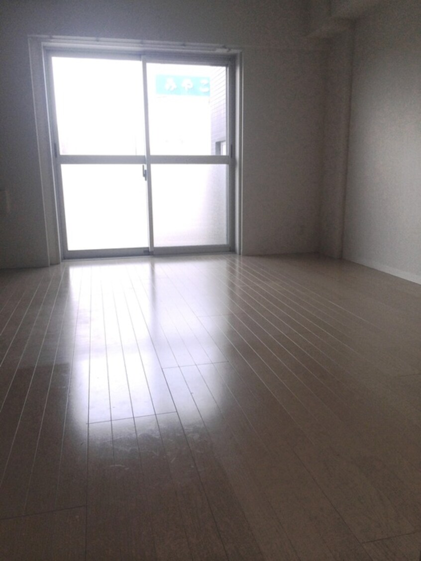 居室 ＡＵＲＡ ＤＥ ＰＡＲＵＬＥ