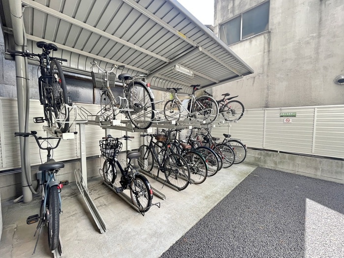 駐輪場 ＡＵＲＡ ＤＥ ＰＡＲＵＬＥ