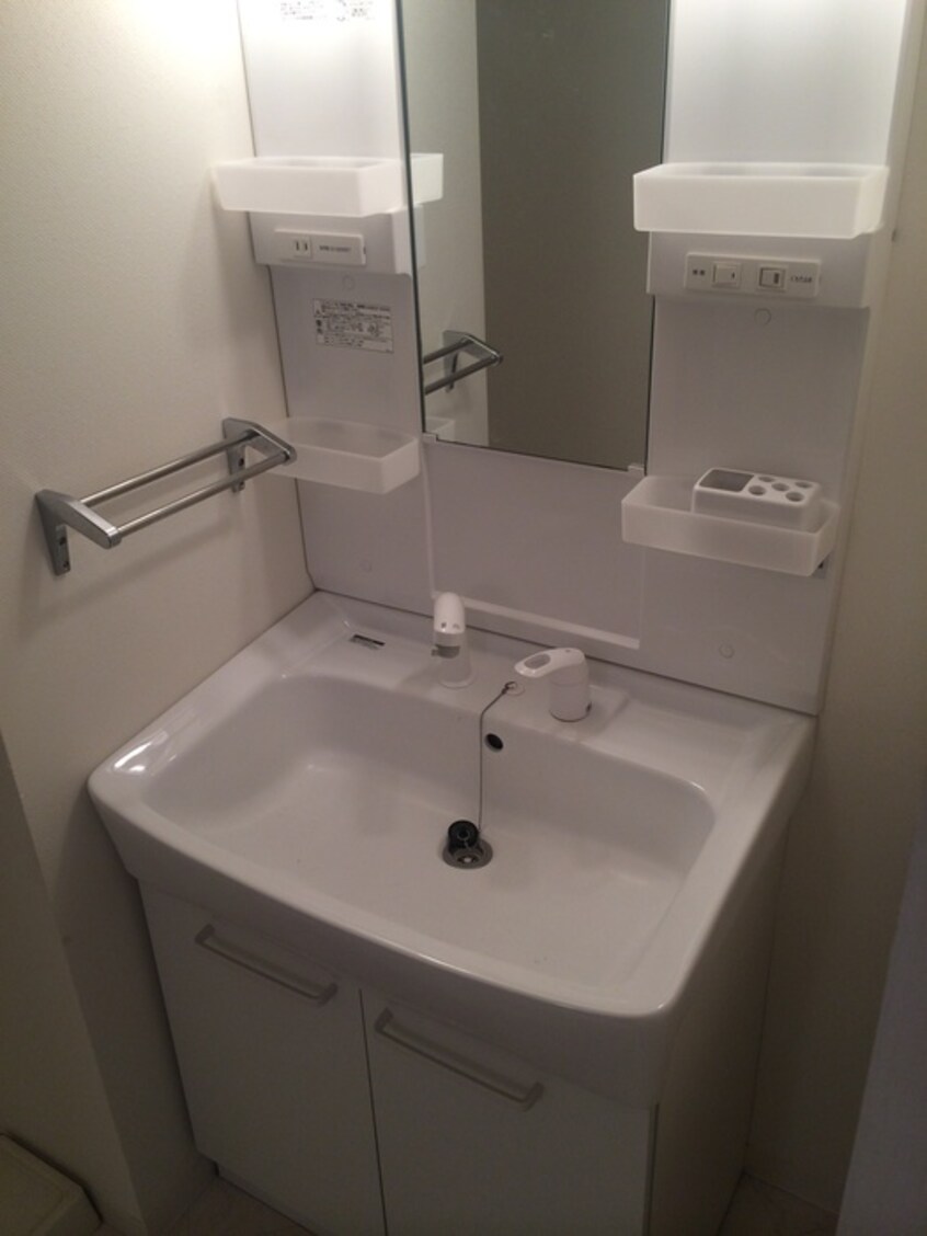 洗面 ＡＵＲＡ ＤＥ ＰＡＲＵＬＥ