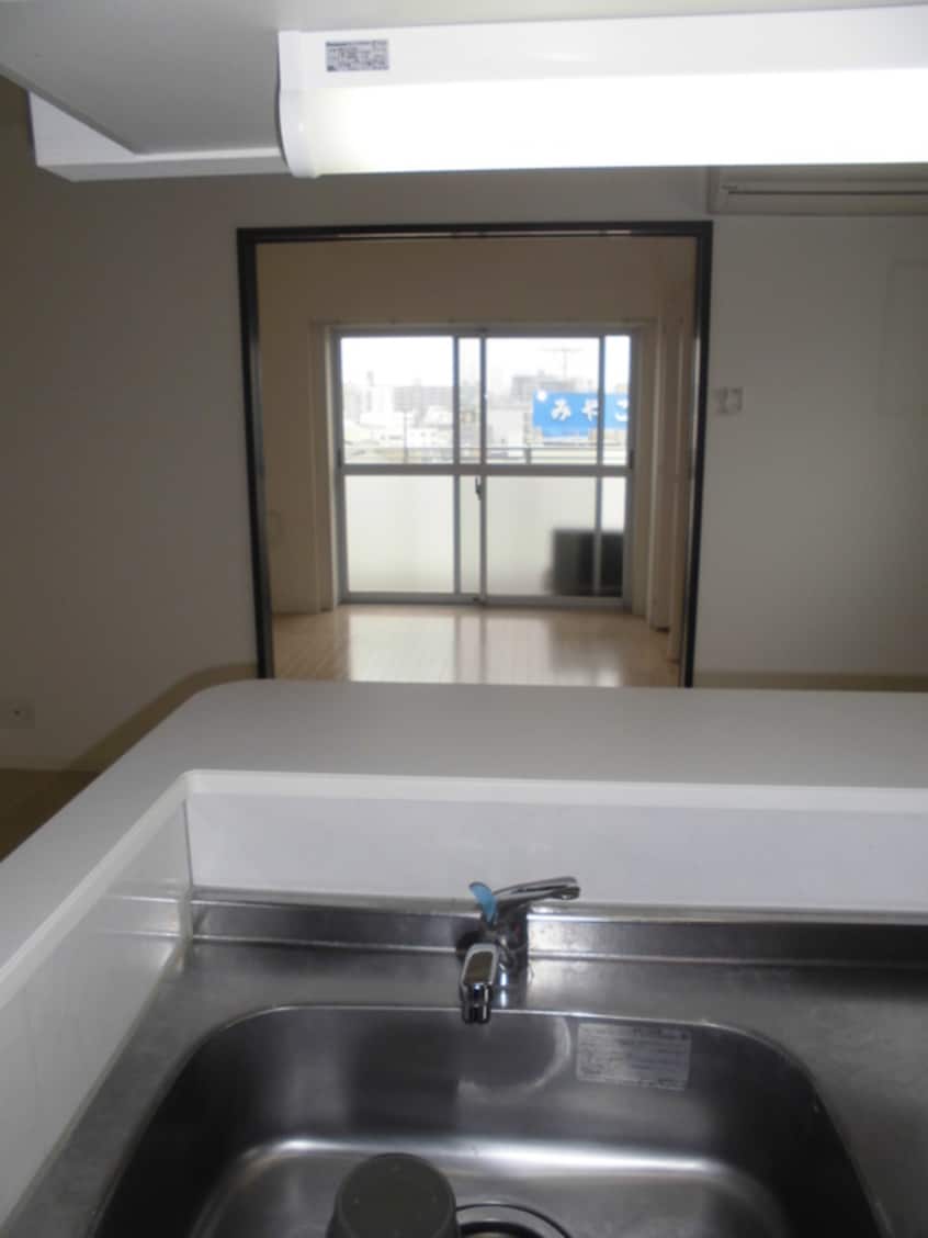 キッチン ＡＵＲＡ ＤＥ ＰＡＲＵＬＥ