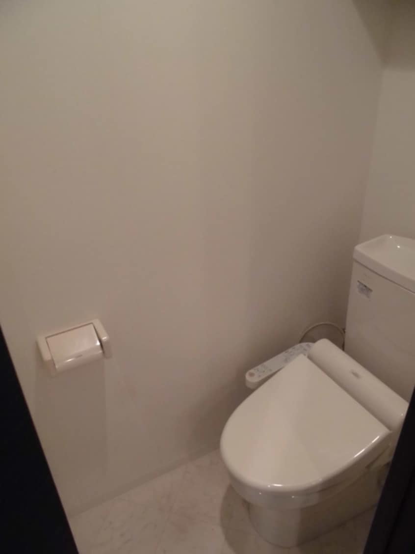 トイレ ＡＵＲＡ ＤＥ ＰＡＲＵＬＥ