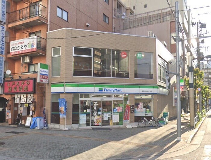 ファミリーマート(コンビニ)まで114m ルネサンスコート錦糸町Ⅱ