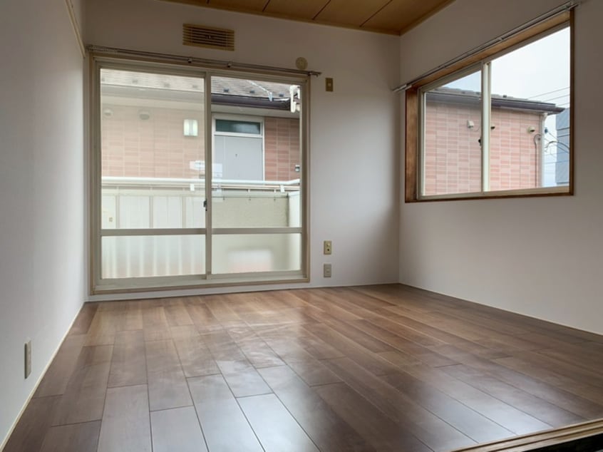 居室 フローラル中尾