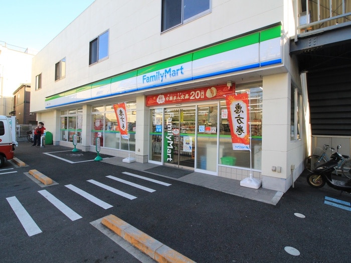 ファミリーマート(コンビニ)まで203m エステート・ドエル