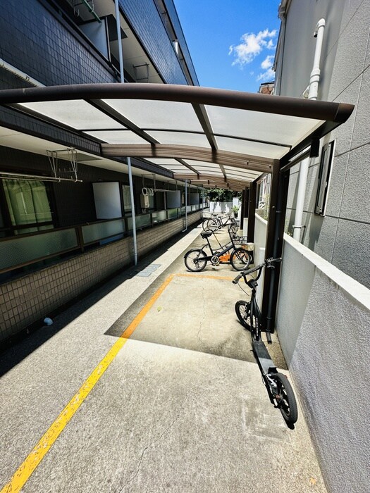 駐輪場 パレスロイヤル