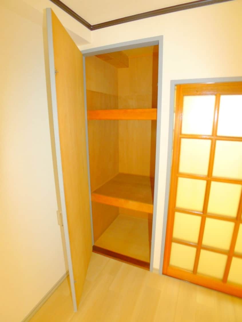 収納 パレスロイヤル