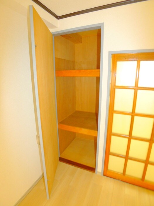 収納 パレスロイヤル