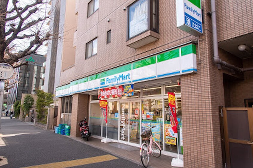 ファミリーマート　杉並成田東5丁目店(コンビニ)まで76m ウェルスクエアイズム荻窪