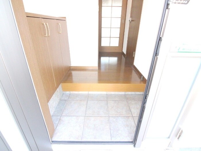 玄関 TRIANON-KOTESASHI