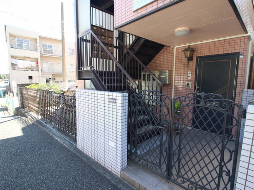 エントランス部分 センチュリー日吉