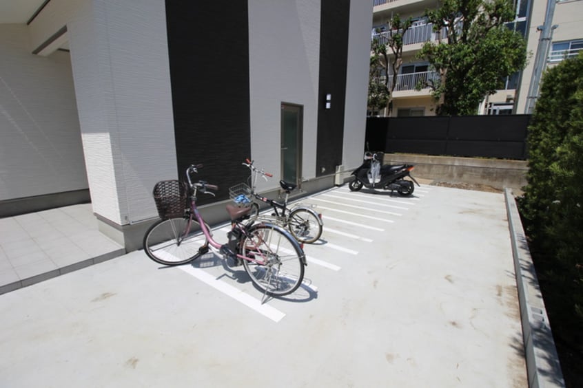 駐輪場 グローリーヒルズ