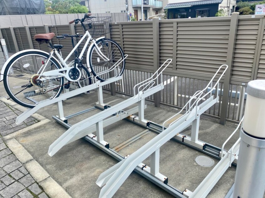 駐輪場 リブリ・小町