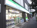 ファミリーマート清澄白河駅前店(コンビニ)まで223m ハイツよつば