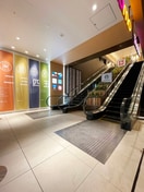 東急ストア(スーパー)まで300m 第６朝日ビル