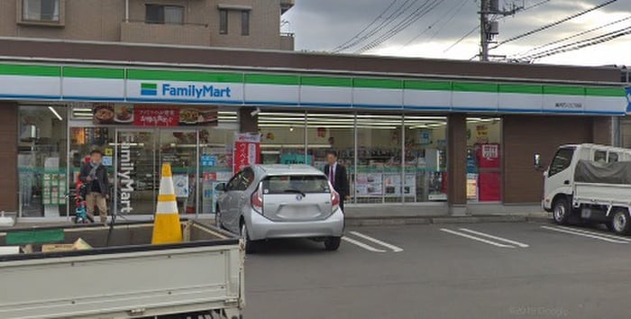 ファミリーマート藤沢石川5丁目店(コンビニ)まで141m La Verite石川