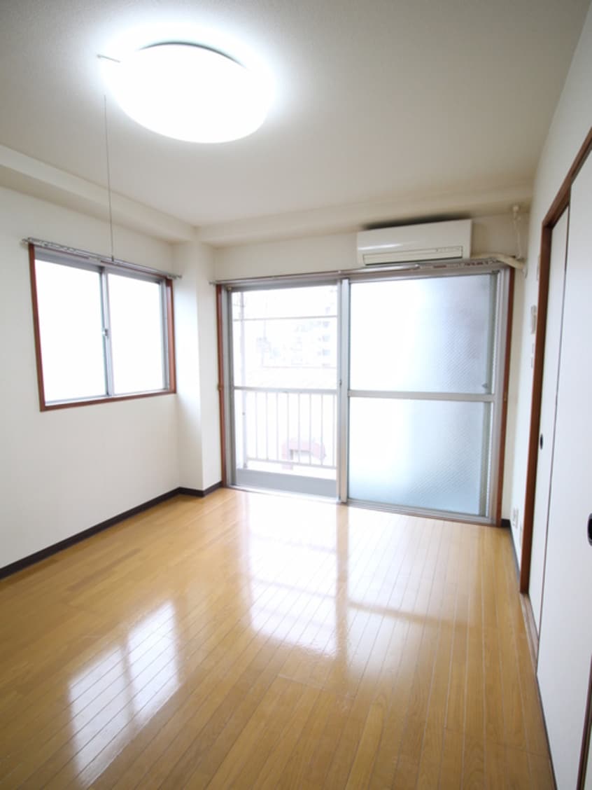 居室 モンカ－ブワダ