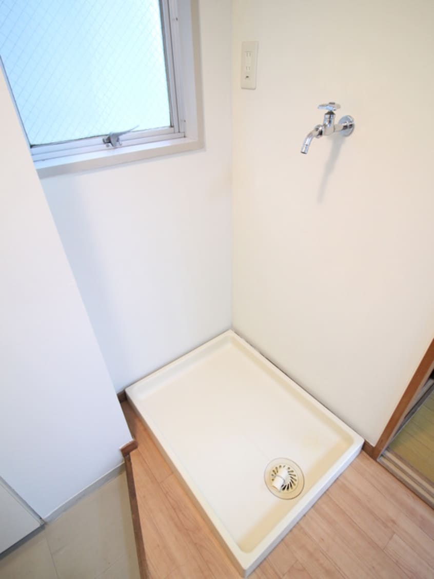 洗濯機置場 モンカ－ブワダ