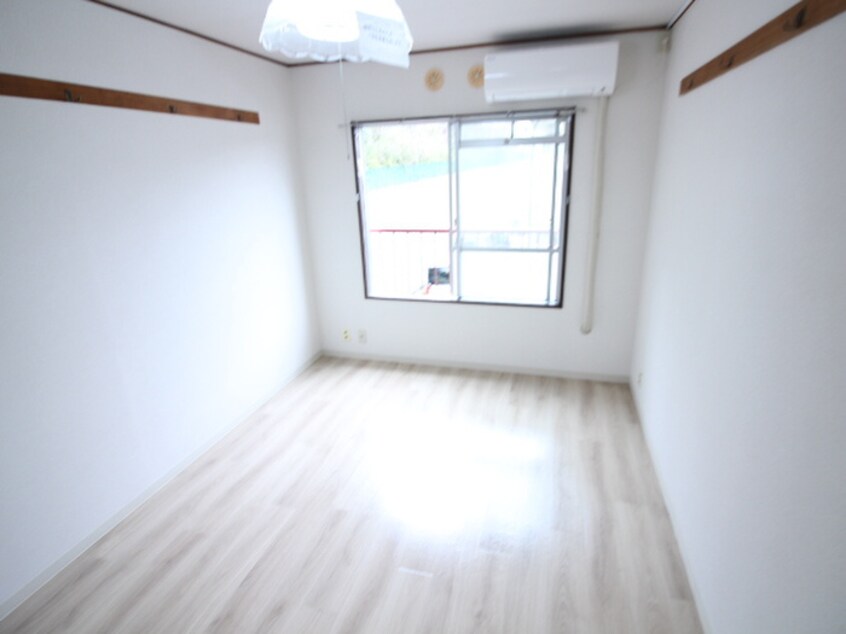 居室 ｽﾁｭｰﾃﾞﾝﾄﾊﾟﾚｽ多摩ｾﾝﾀｰ