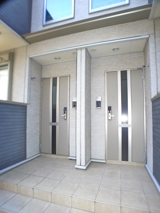 エントランス部分 カ－サカルロッサ