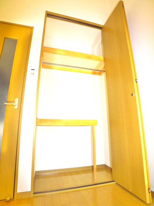 収納 メゾンド・ミカミ