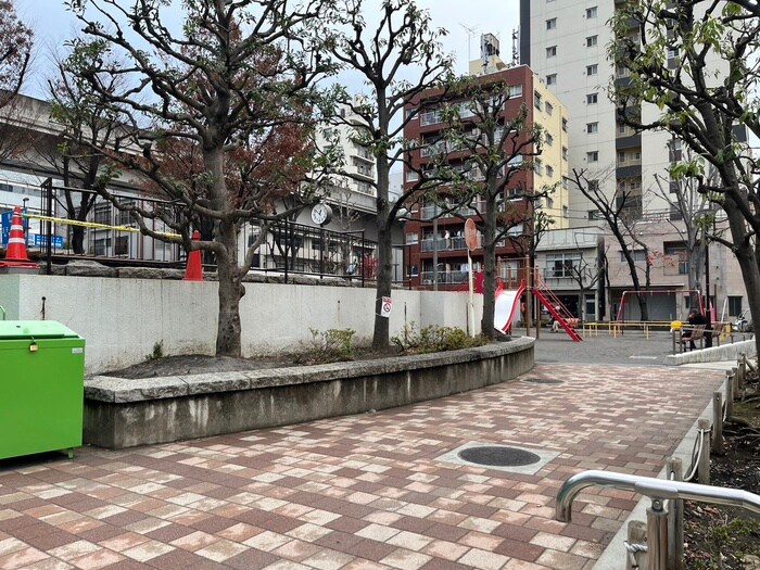 田端新町公園(公園)まで400m ﾌﾟﾗｲﾑｱｰﾊﾞﾝ西日暮里ﾌﾛﾝﾄ