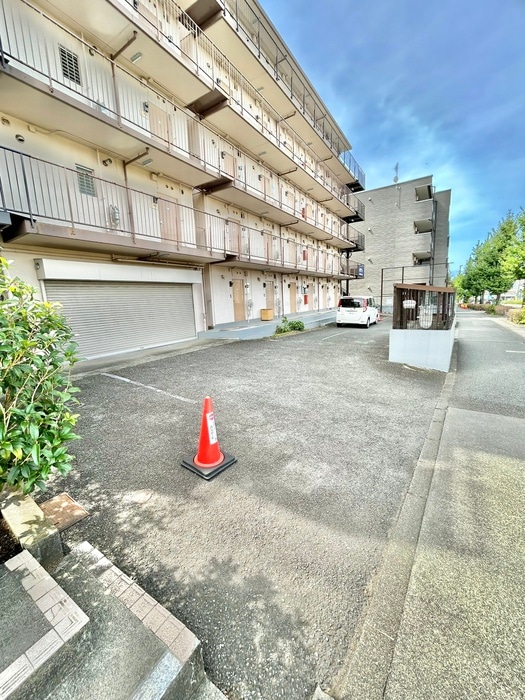 駐車場 ハイツアベニュー本棟