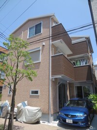 クレストハウス