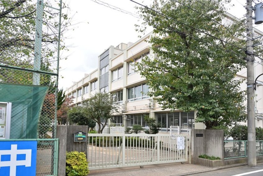 清瀬市立第三中学校(中学校/中等教育学校)まで400m 旭が丘１丁目貸家