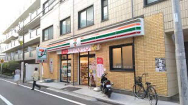 セブンイレブン西池袋三丁目店(コンビニ)まで300m プリムヴェール