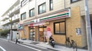 セブンイレブン西池袋三丁目店(コンビニ)まで300m プリムヴェール
